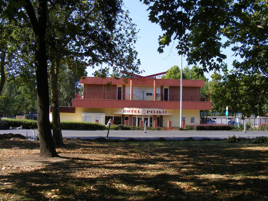 Hotel Pelikan Hódmezővásárhely Extérieur photo