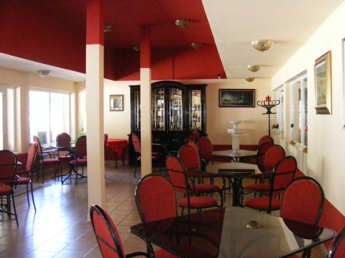 Hotel Pelikan Hódmezővásárhely Extérieur photo