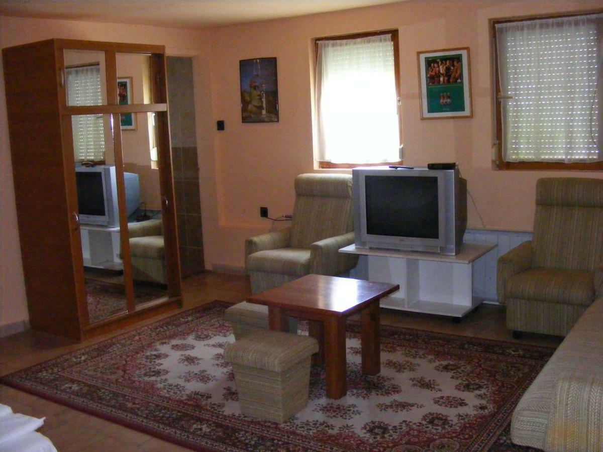Hotel Pelikan Hódmezővásárhely Extérieur photo