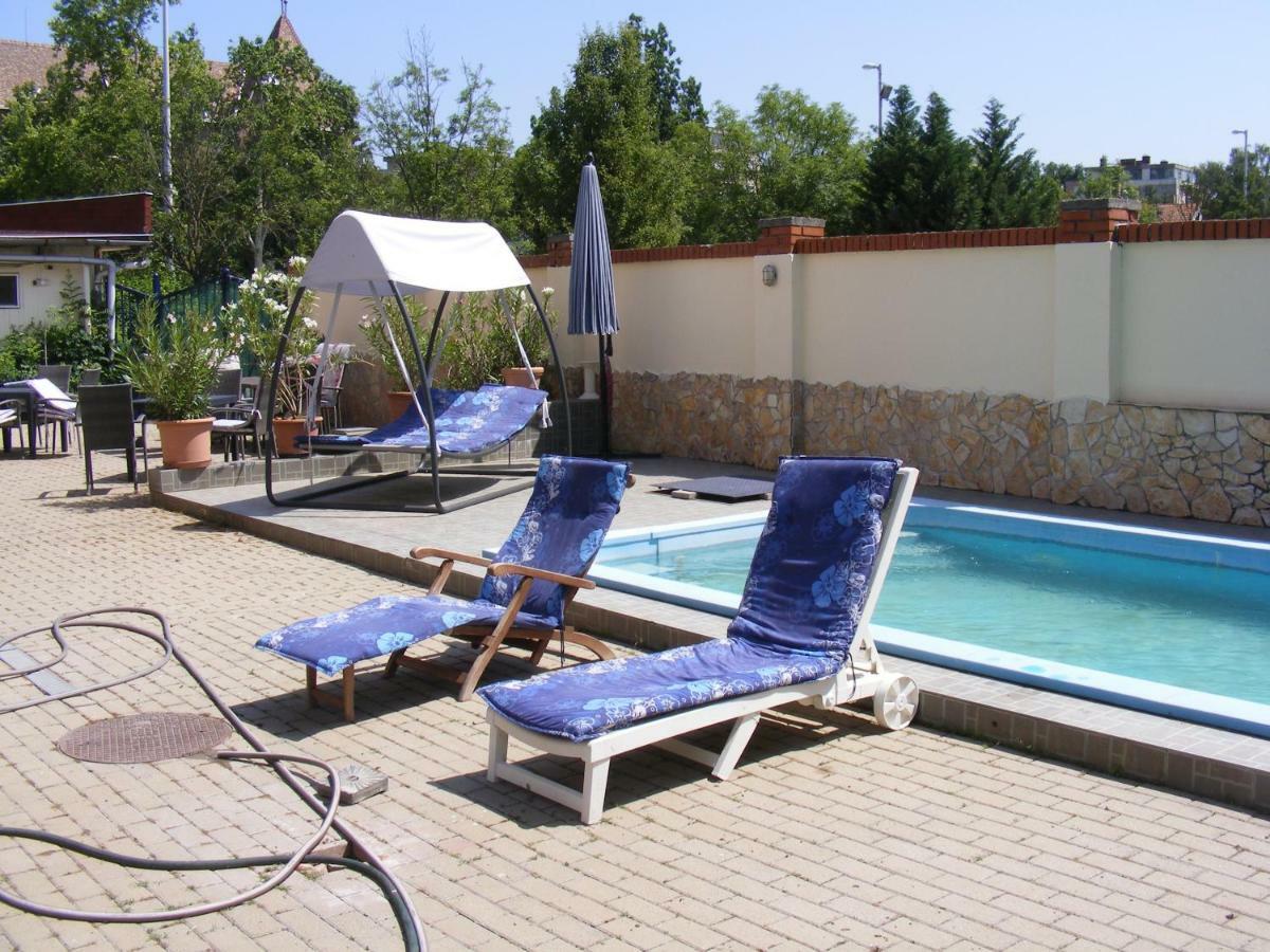 Hotel Pelikan Hódmezővásárhely Extérieur photo